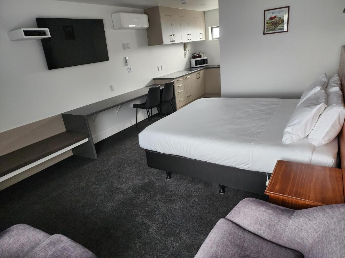 Auto Lodge Motel Hamilton Bagian luar foto