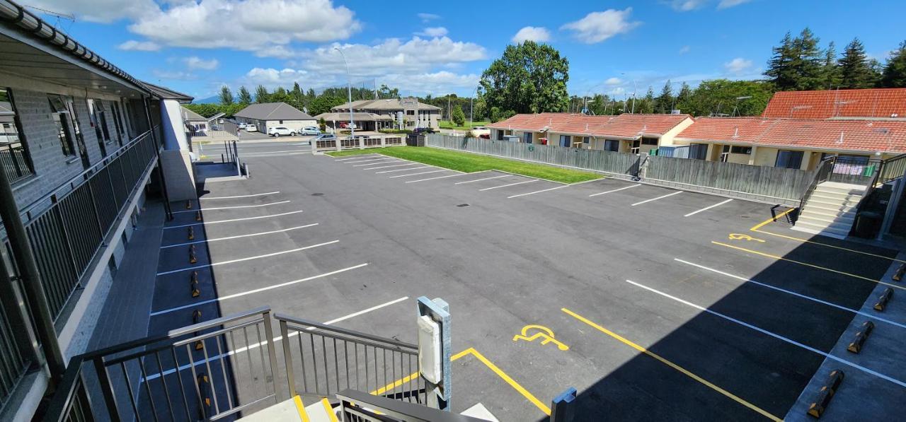 Auto Lodge Motel Hamilton Bagian luar foto