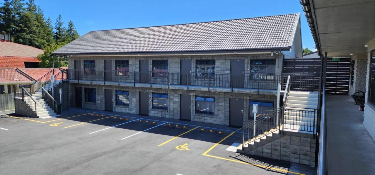 Auto Lodge Motel Hamilton Bagian luar foto