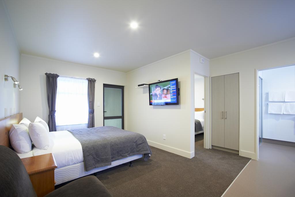 Auto Lodge Motel Hamilton Bagian luar foto