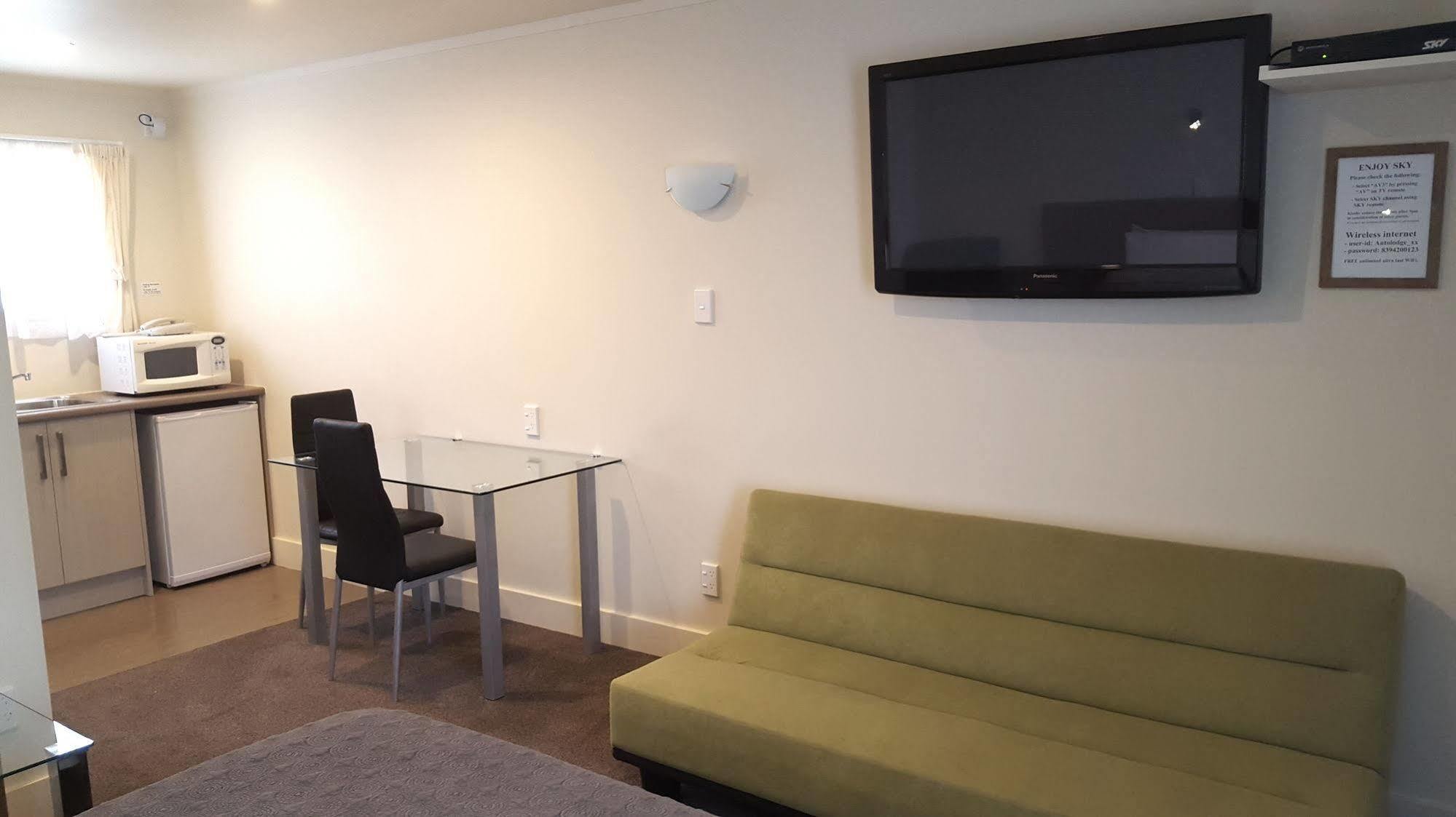 Auto Lodge Motel Hamilton Bagian luar foto