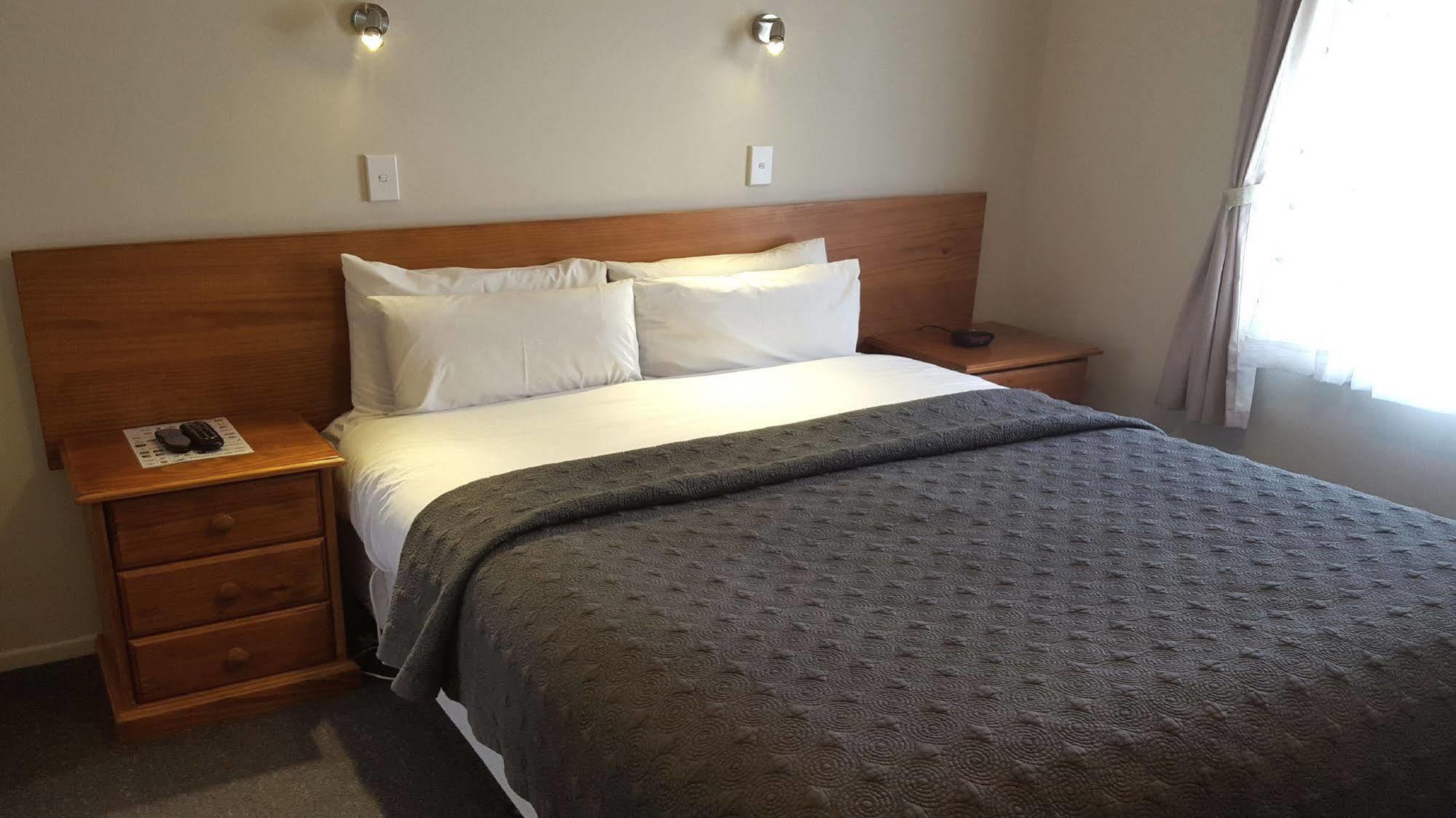 Auto Lodge Motel Hamilton Bagian luar foto