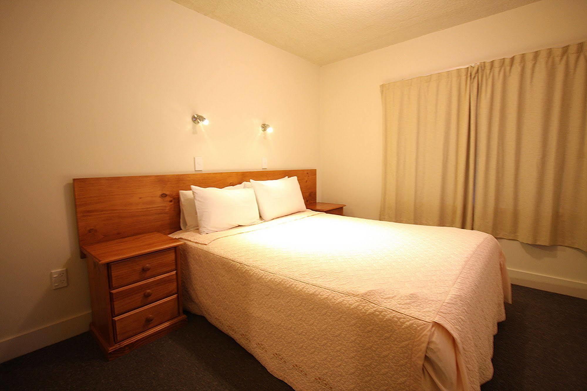 Auto Lodge Motel Hamilton Bagian luar foto