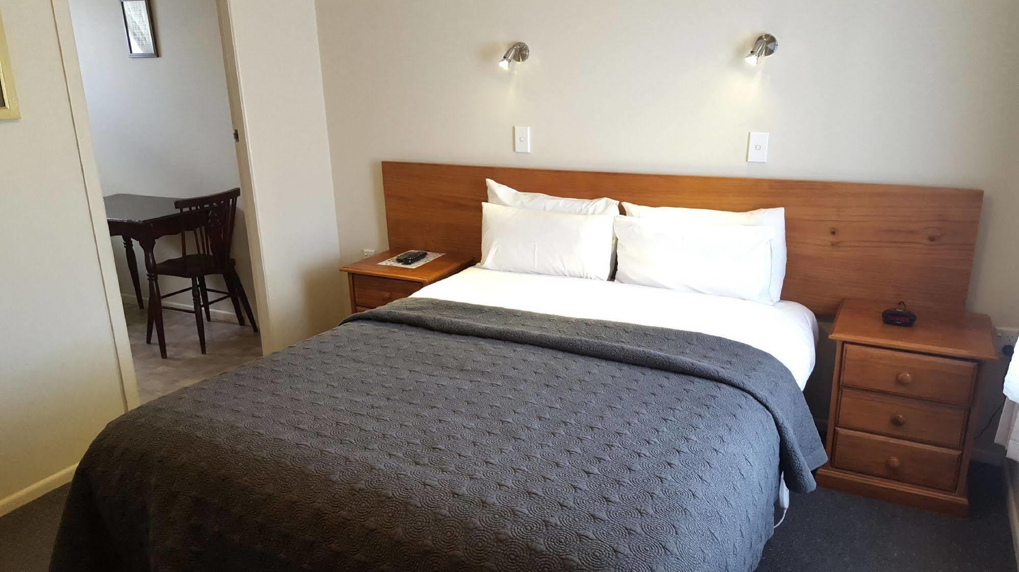 Auto Lodge Motel Hamilton Bagian luar foto