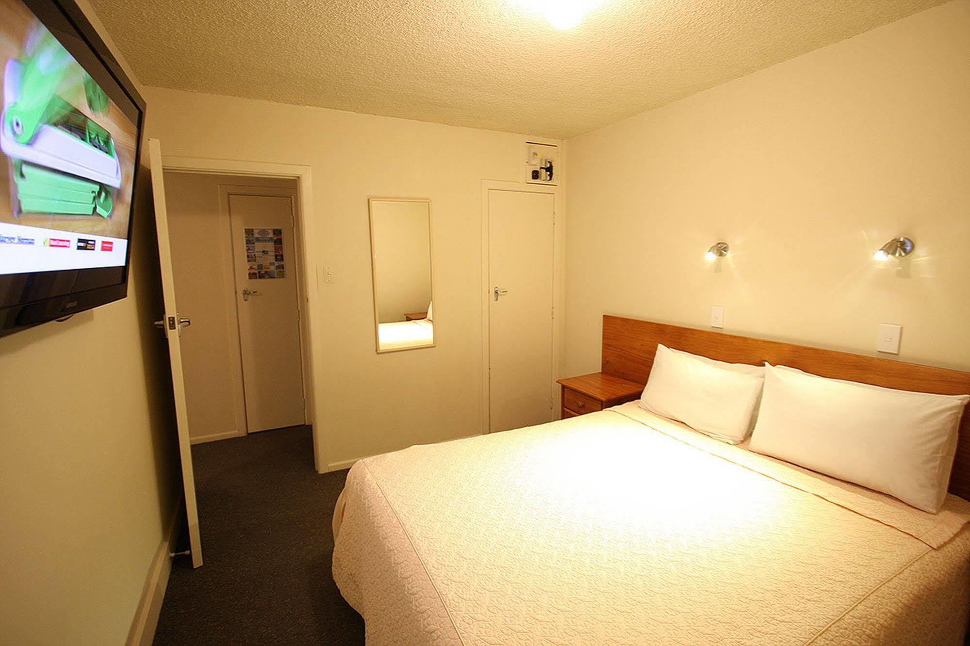 Auto Lodge Motel Hamilton Bagian luar foto