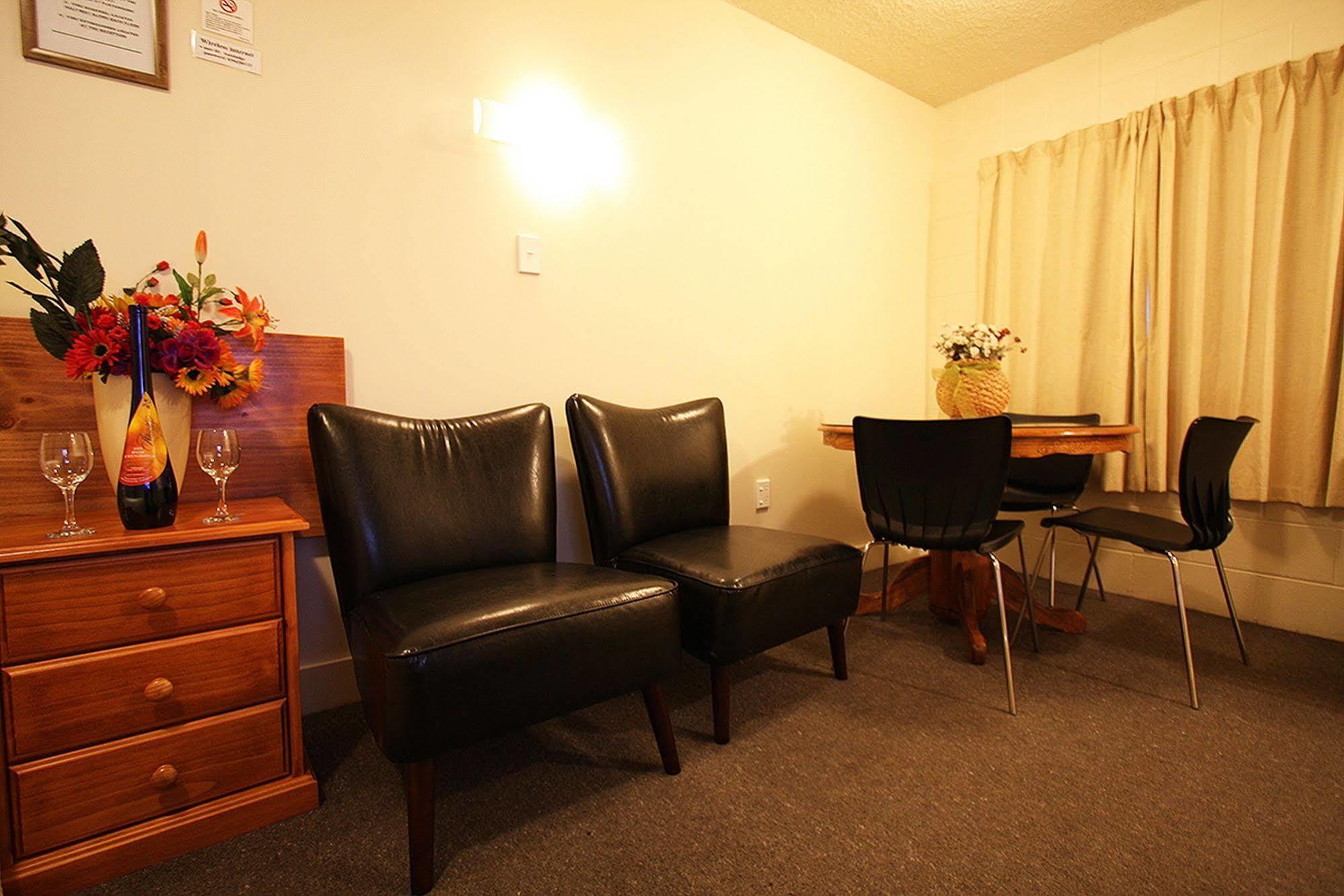 Auto Lodge Motel Hamilton Bagian luar foto
